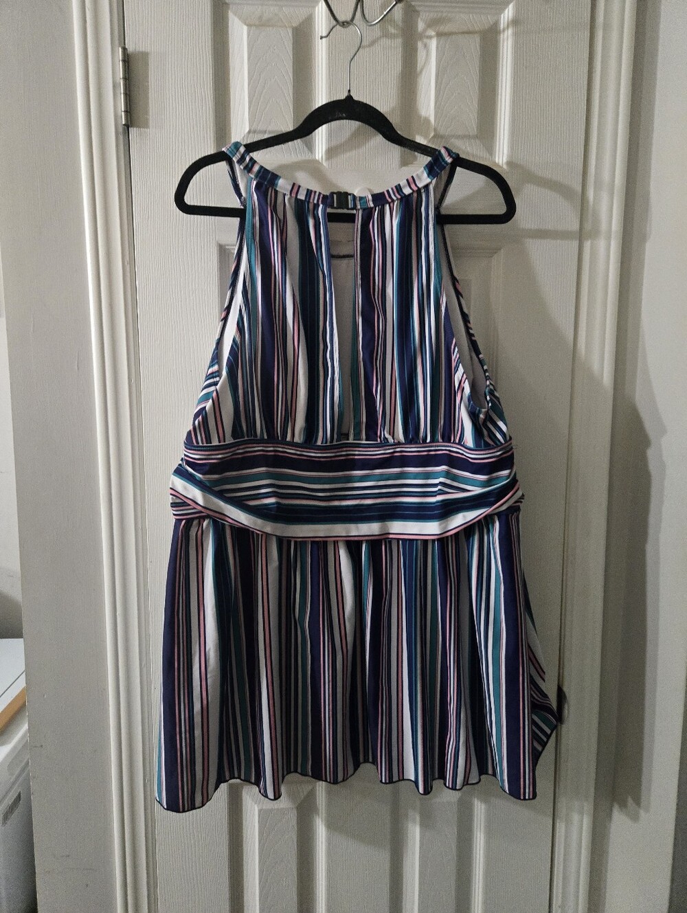 3x swimsuit top - Picture 2 of 4